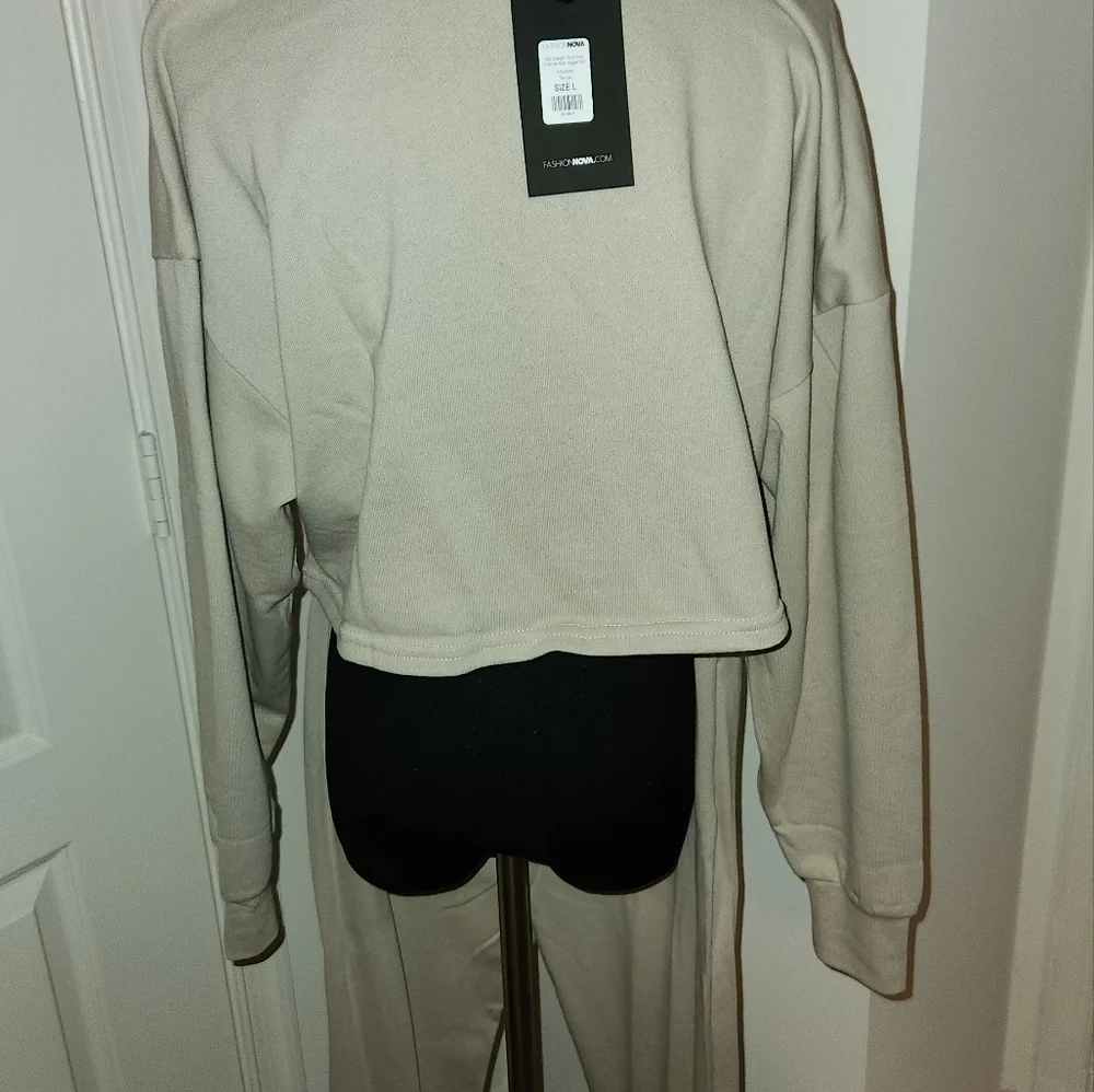 NWT!!! FASHION NOVA JOGGER SET !! - Picture 6 of 9